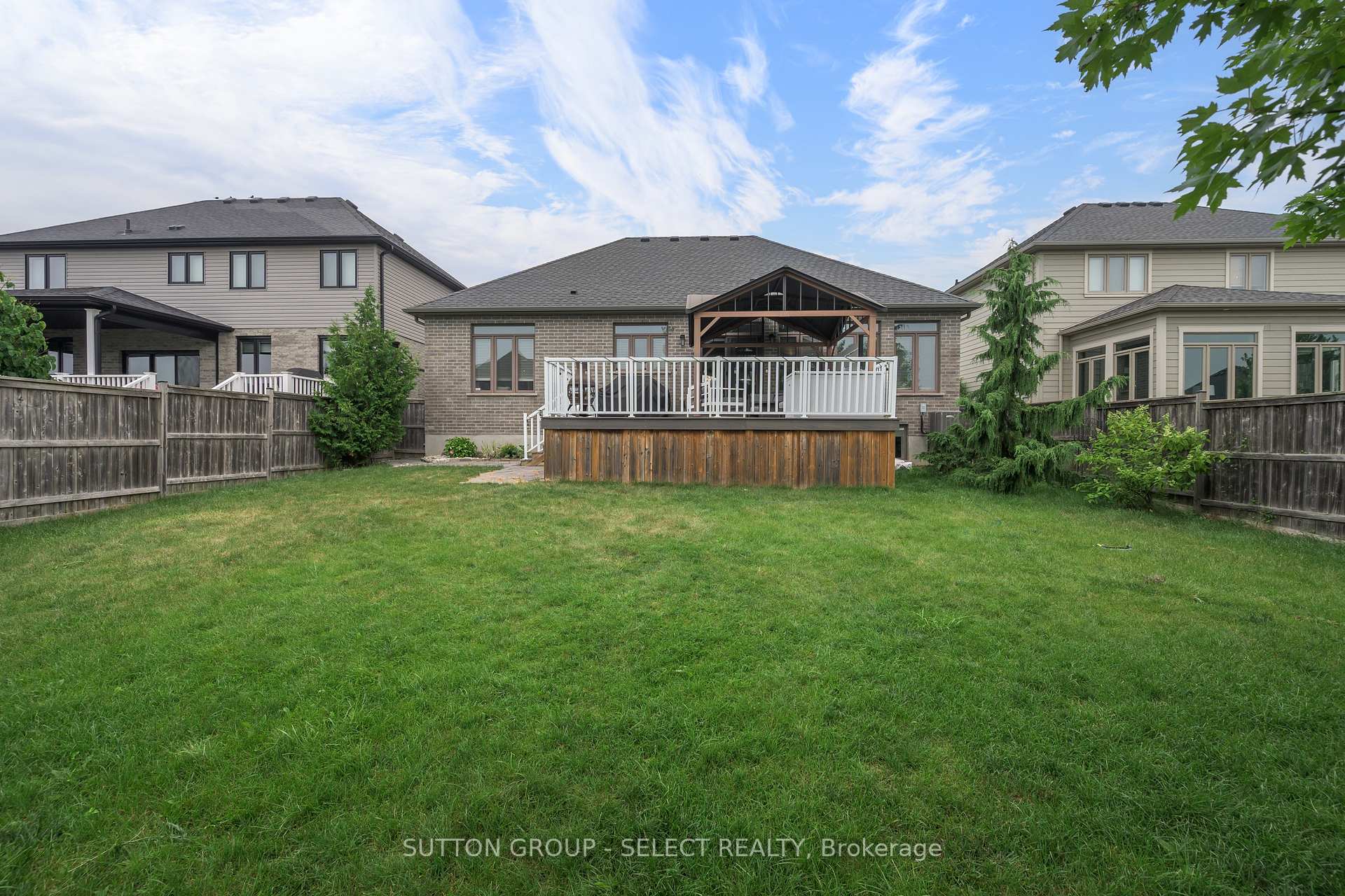 Photo 2 of 14 Mayapple Crescent, Middlesex Centre, Ilderton — HOMEH