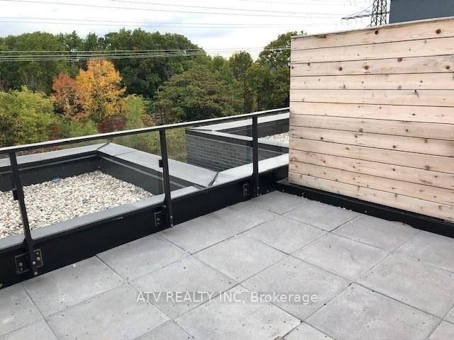 Photo 8 of Unit TH17, 10 Brin Drive, Etobicoke, Edenbridge-Humber Valley — HOMEH