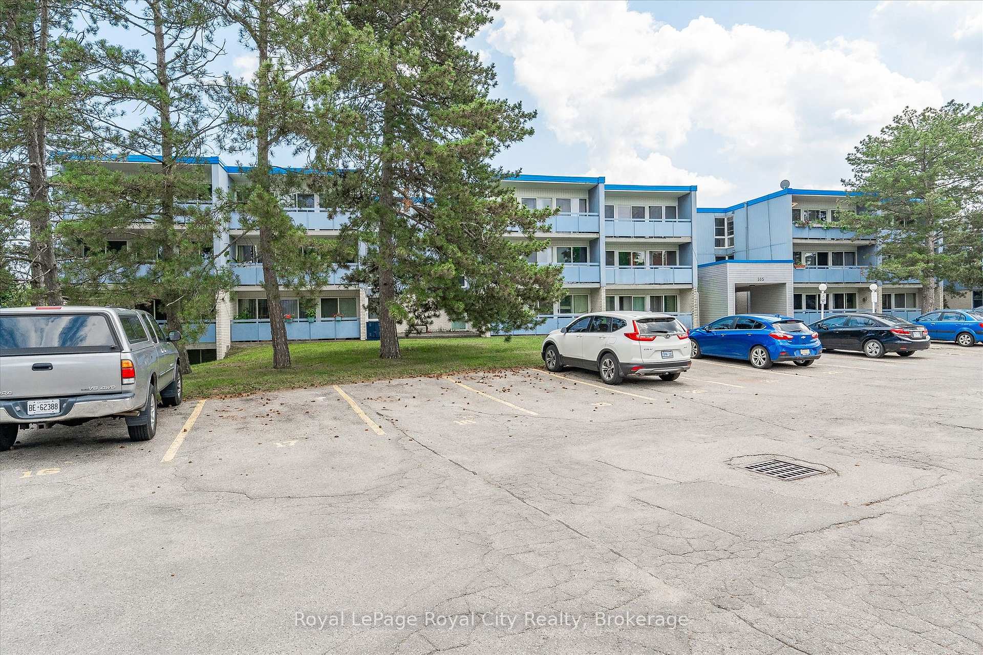 Photo 4 of Unit 410, 105 Conroy Crescent, Guelph, Dovercliffe Park/Old University — HOMEH