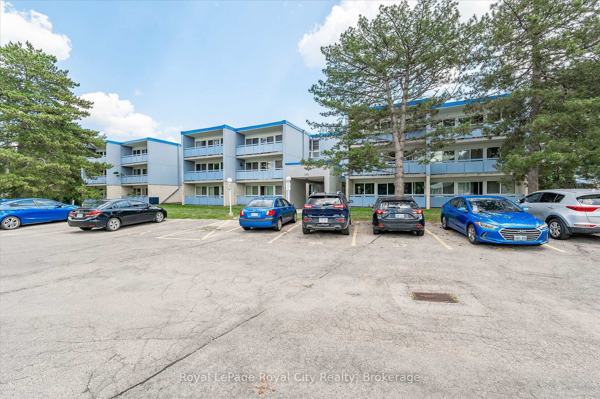 Photo 5 of Unit 410, 105 Conroy Crescent, Guelph, Dovercliffe Park/Old University — HOMEH