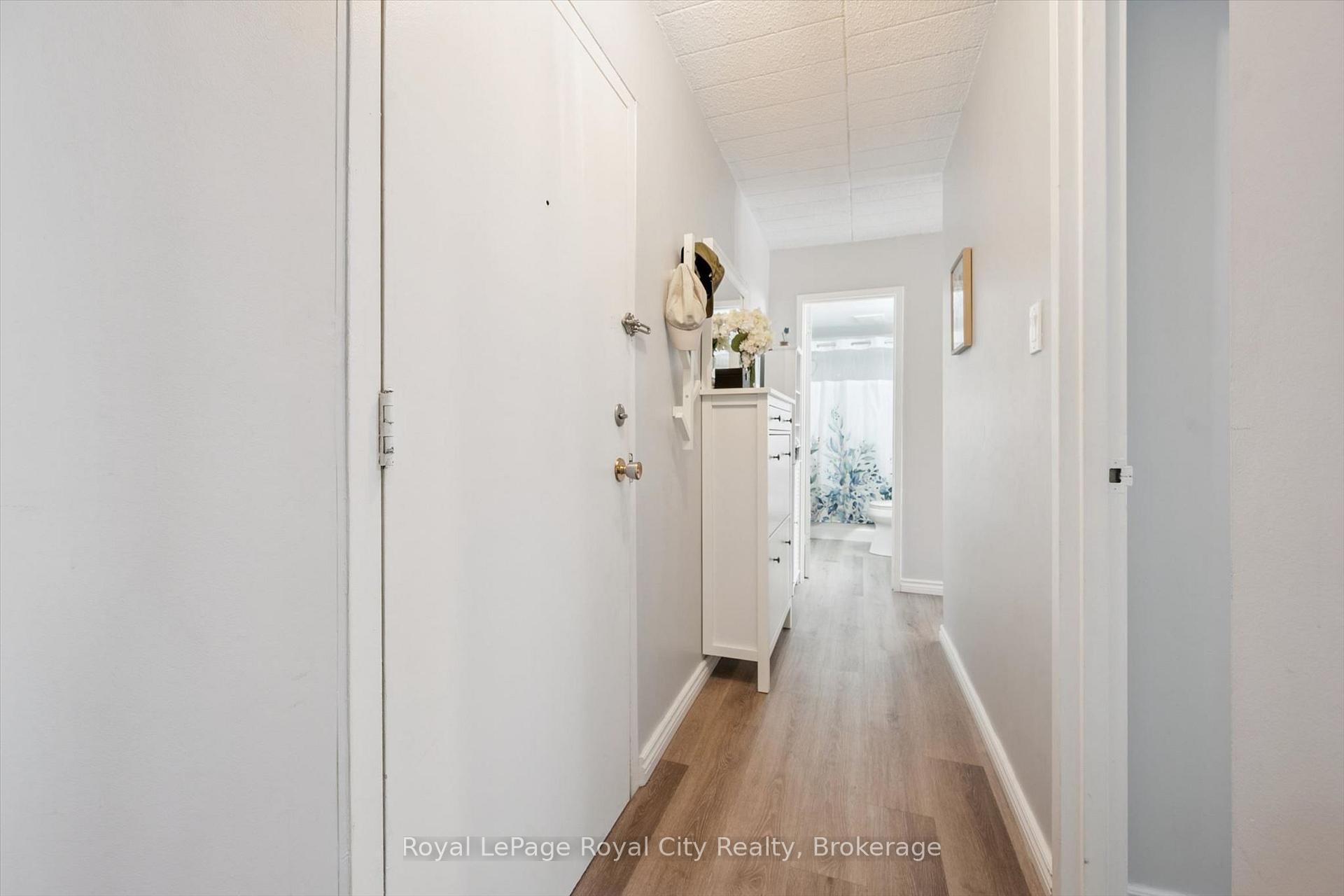 Photo 7 of Unit 410, 105 Conroy Crescent, Guelph, Dovercliffe Park/Old University — HOMEH