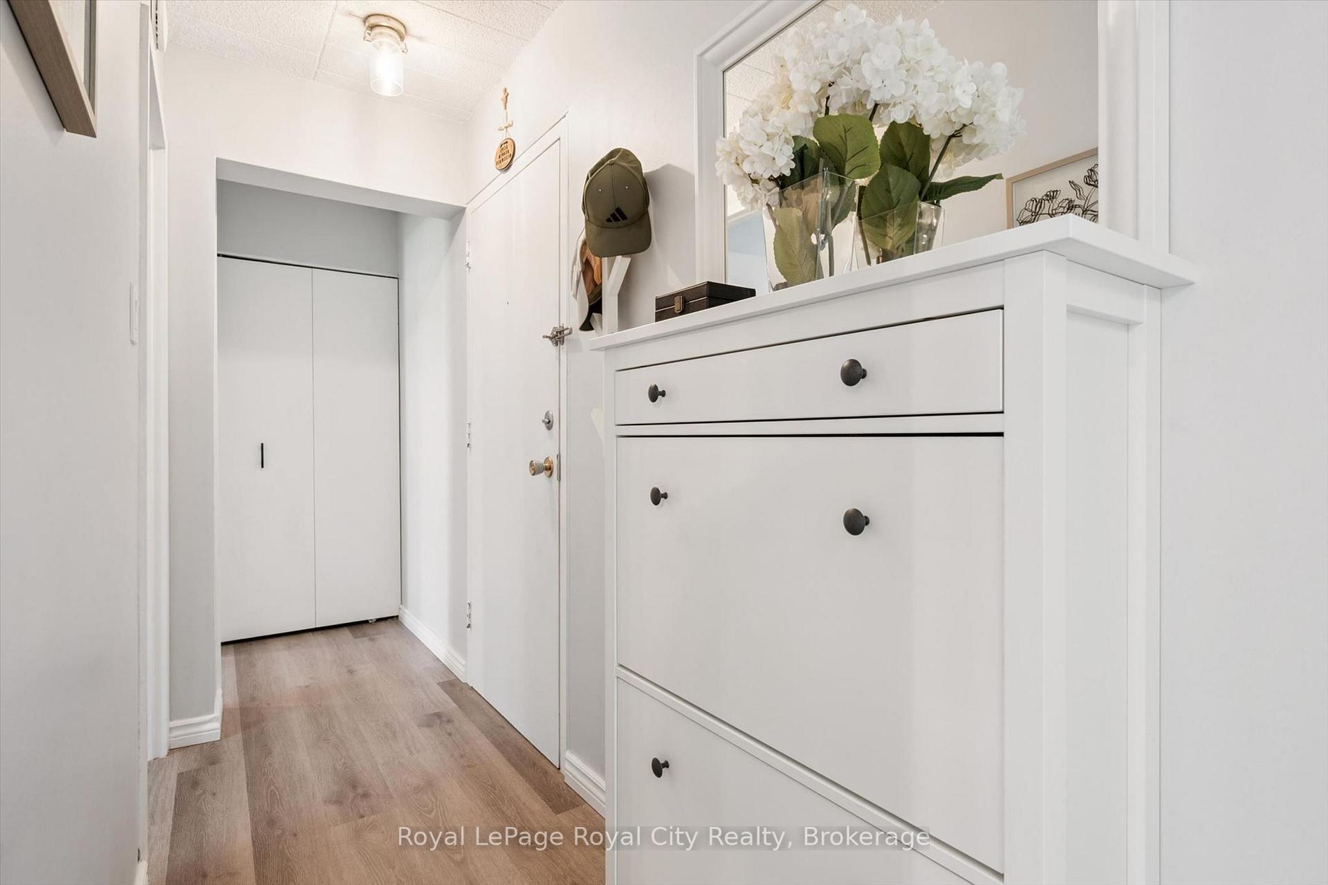 Photo 8 of Unit 410, 105 Conroy Crescent, Guelph, Dovercliffe Park/Old University — HOMEH