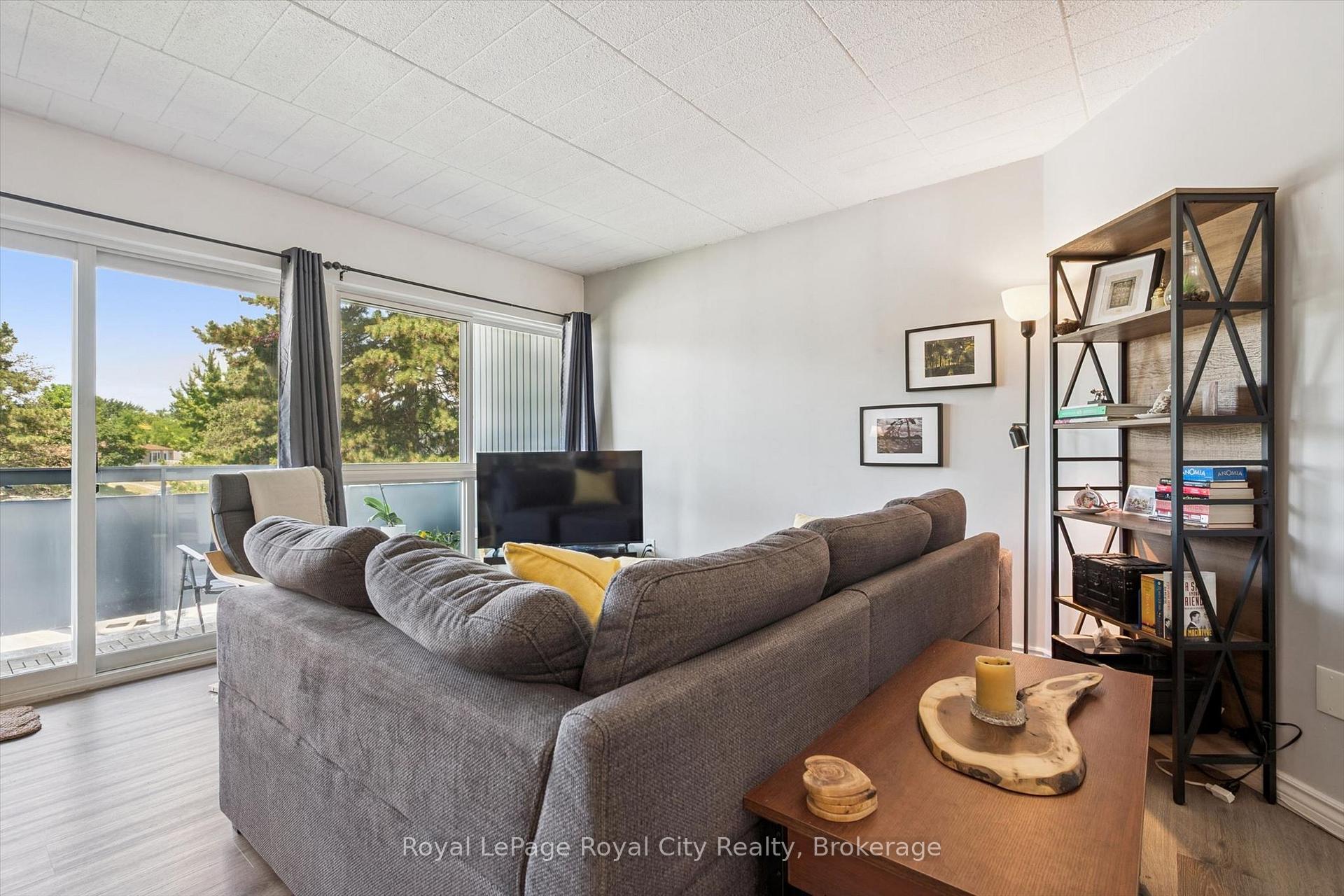 Photo 10 of Unit 410, 105 Conroy Crescent, Guelph, Dovercliffe Park/Old University — HOMEH
