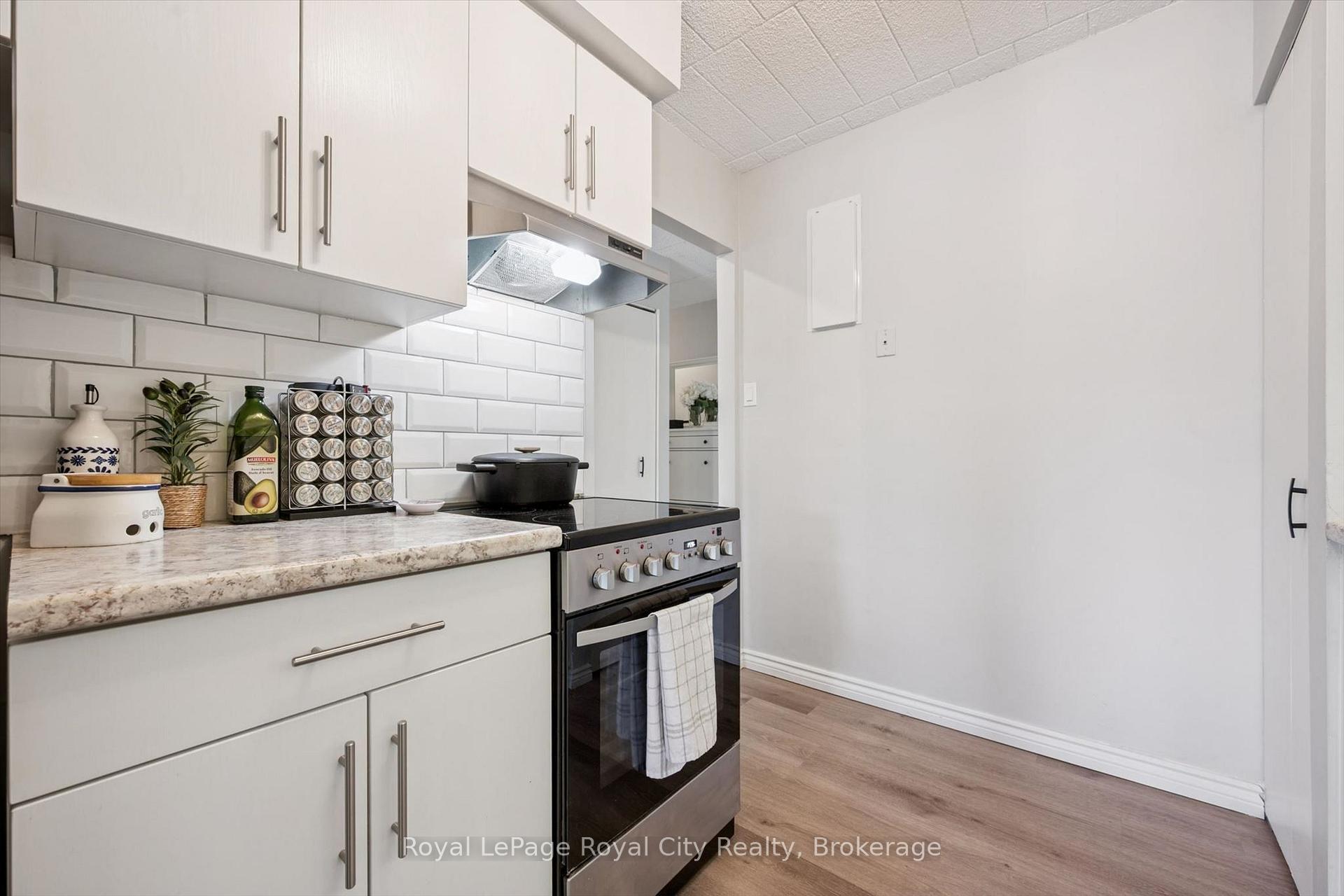 Photo 20 of Unit 410, 105 Conroy Crescent, Guelph, Dovercliffe Park/Old University — HOMEH