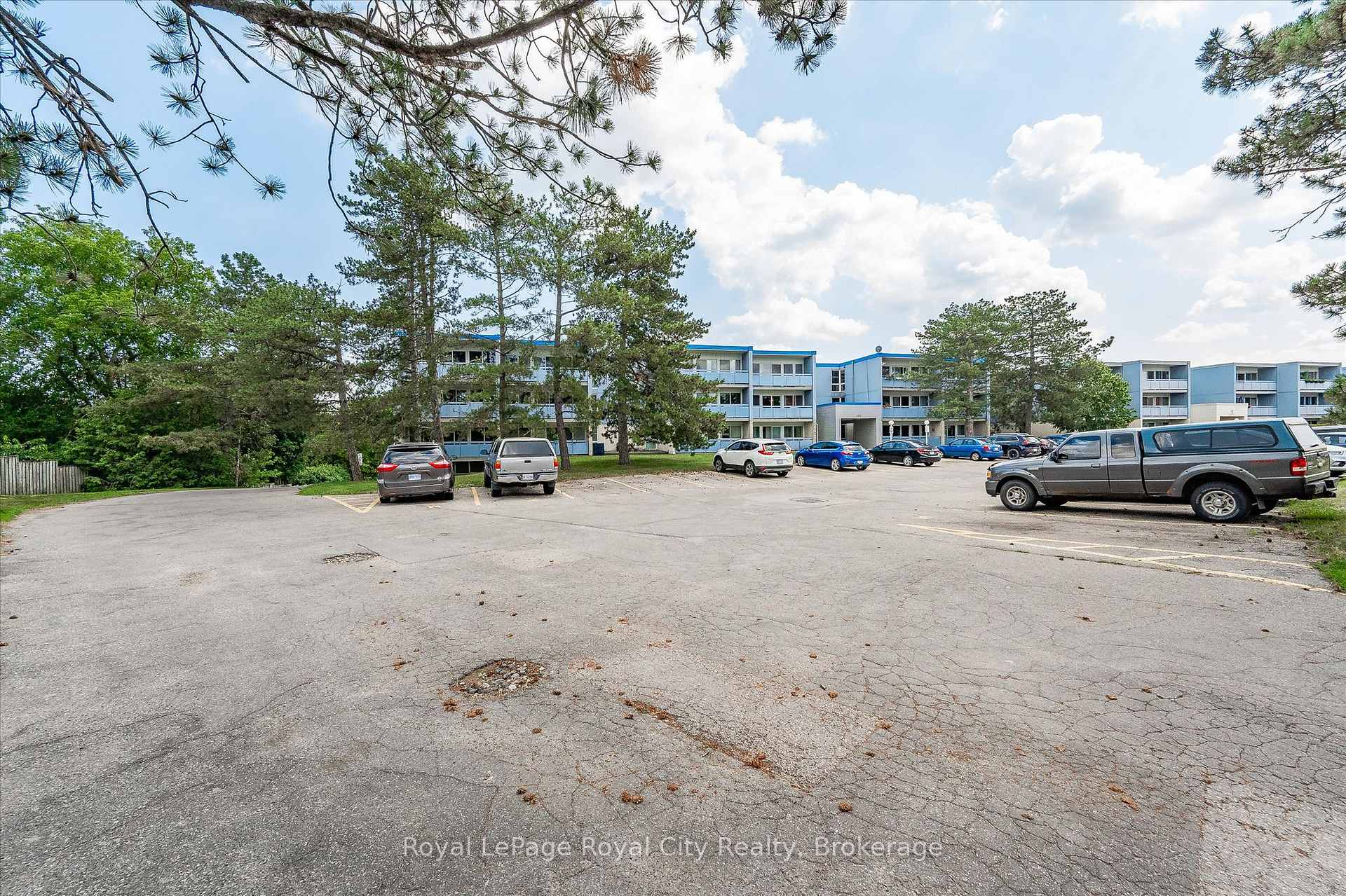 Photo 32 of Unit 410, 105 Conroy Crescent, Guelph, Dovercliffe Park/Old University — HOMEH