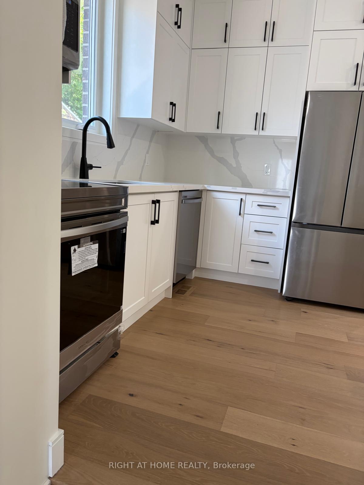 Photo 4 of 376 Mitchell Avenue, Oshawa, Central — HOMEH