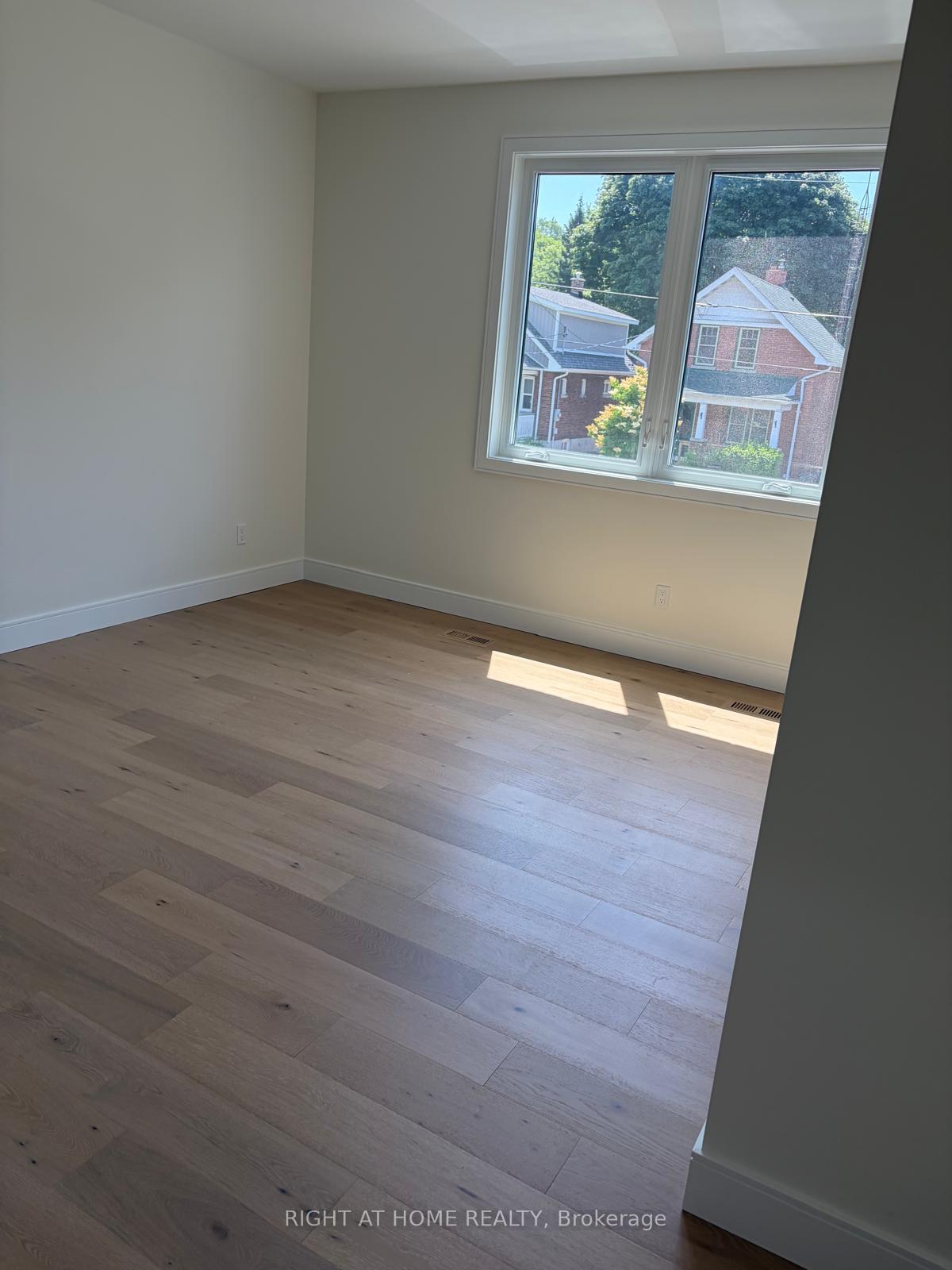 Photo 10 of 376 Mitchell Avenue, Oshawa, Central — HOMEH