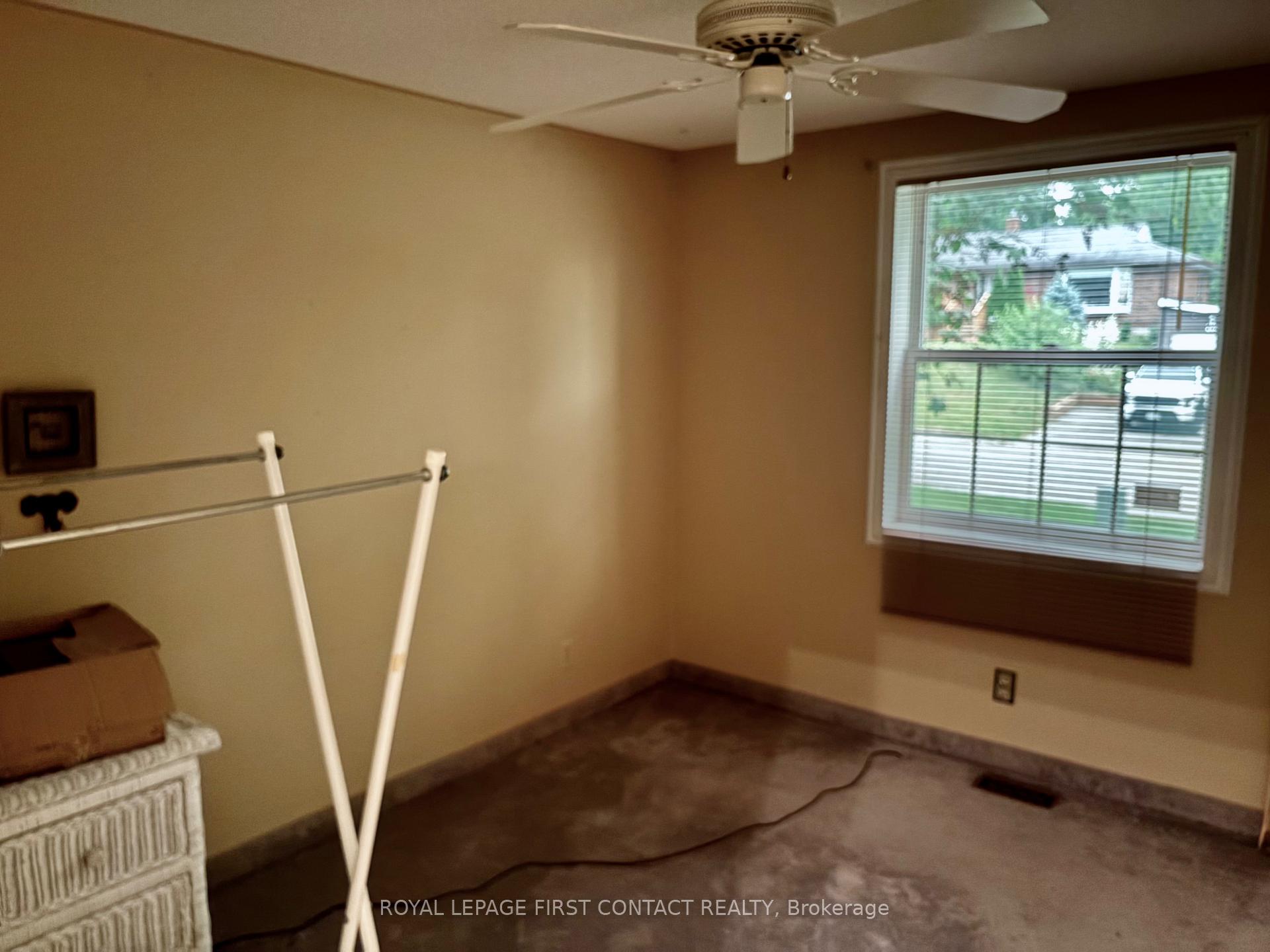 Photo 17 of 104 Eccles Street N, Barrie, Queen's Park — HOMEH