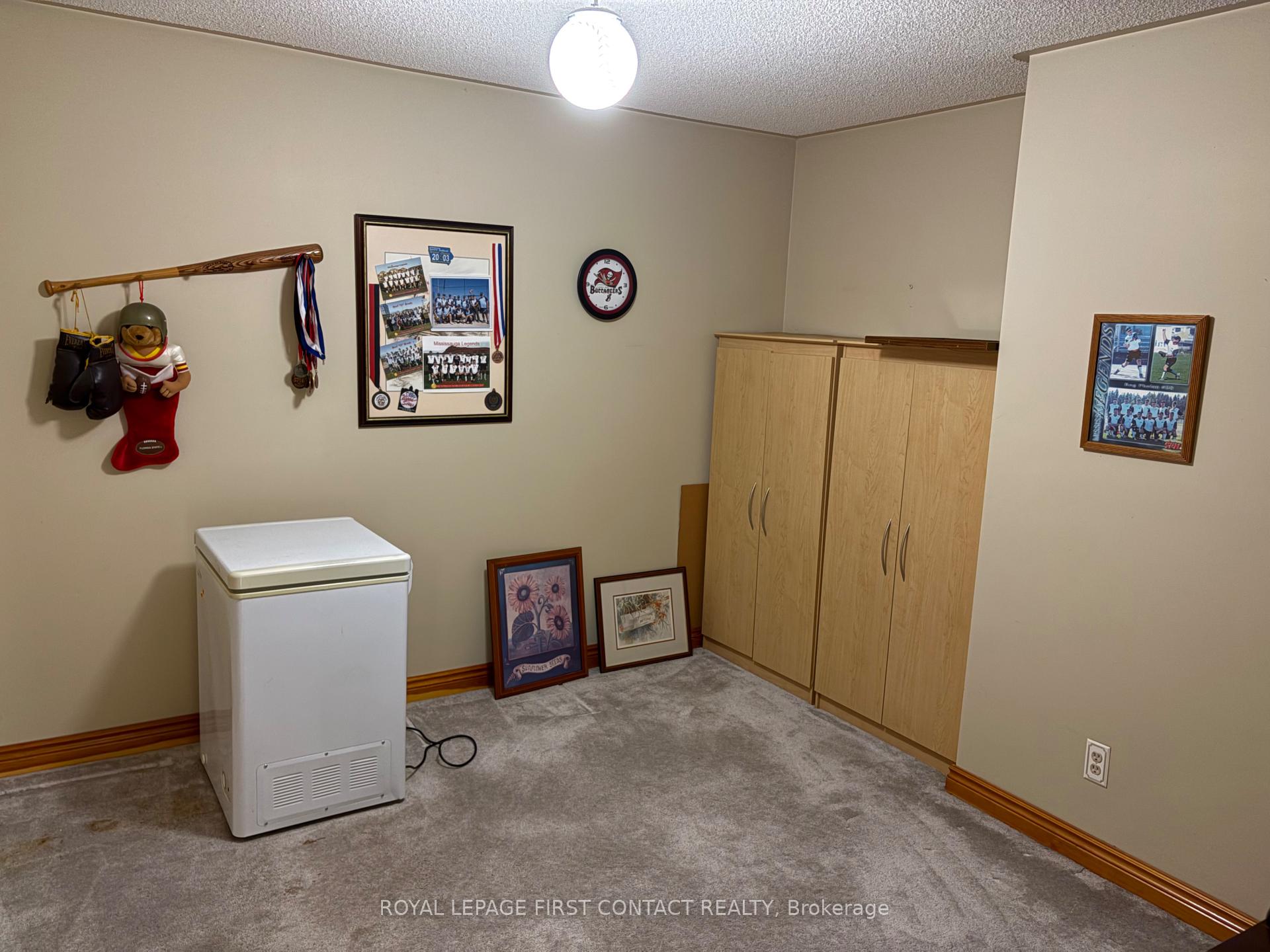 Photo 19 of 104 Eccles Street N, Barrie, Queen's Park — HOMEH