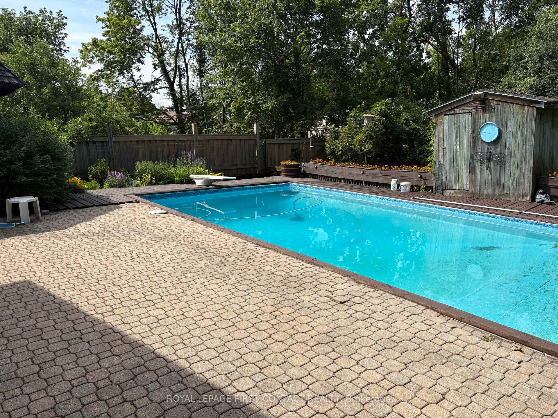 Photo 21 of 104 Eccles Street N, Barrie, Queen's Park — HOMEH