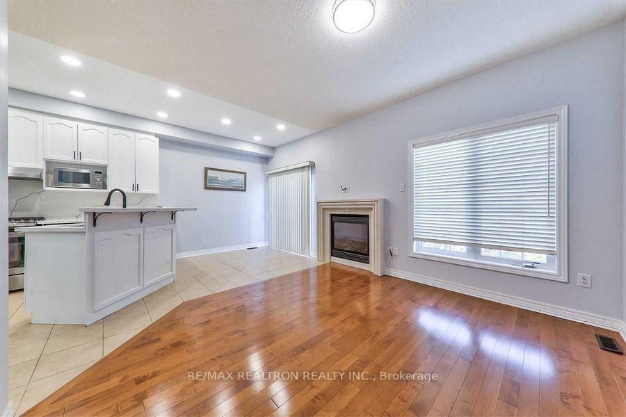 Photo 6 of 46 Blue Meadow Court, Markham, Box Grove — HOMEH