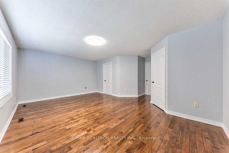 Photo 13 of 46 Blue Meadow Court, Markham, Box Grove — HOMEH