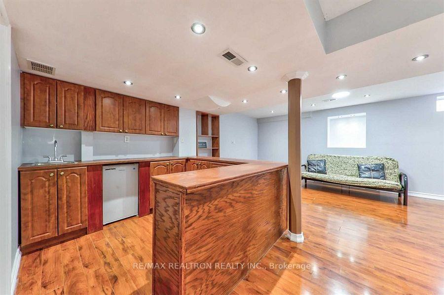 Photo 16 of 46 Blue Meadow Court, Markham, Box Grove — HOMEH