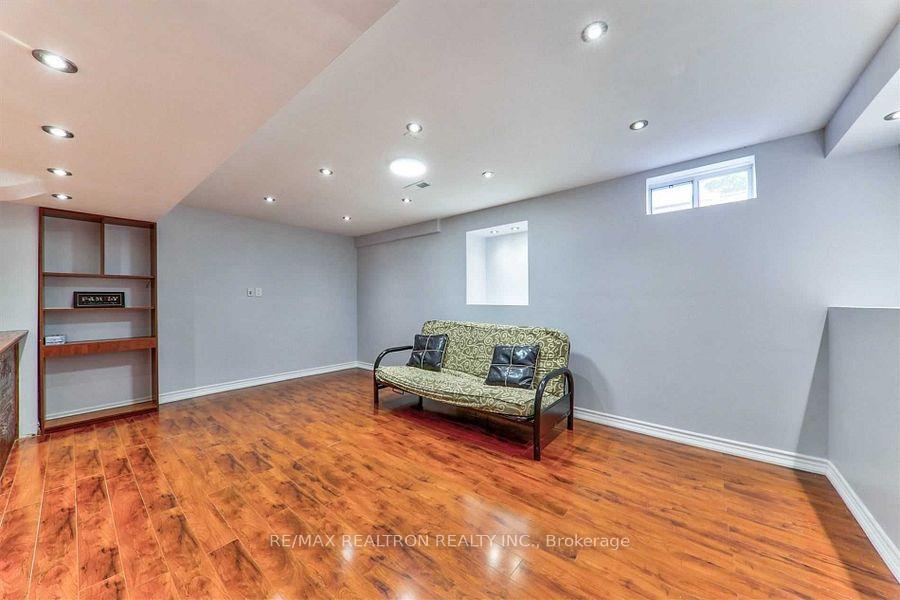 Photo 17 of 46 Blue Meadow Court, Markham, Box Grove — HOMEH