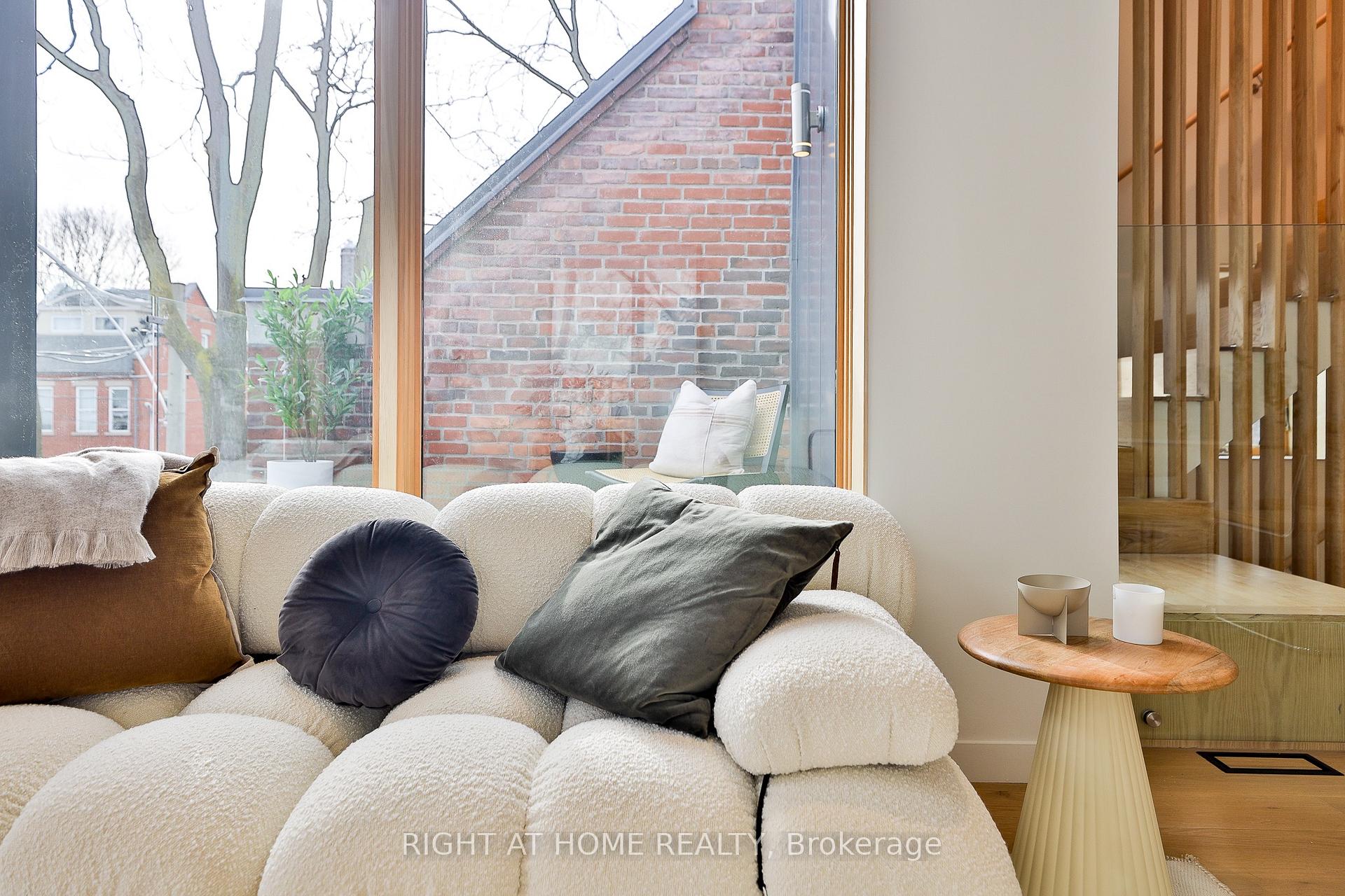 Photo 4 of Unit PH 2, 225 Brunswick Avenue, Toronto, University — HOMEH