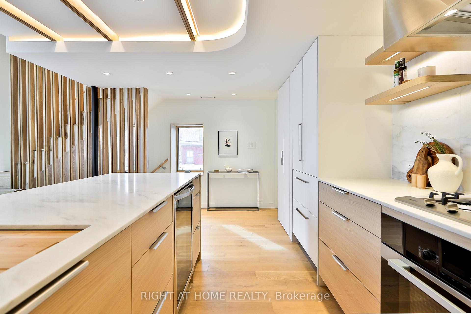 Photo 10 of Unit PH 2, 225 Brunswick Avenue, Toronto, University — HOMEH
