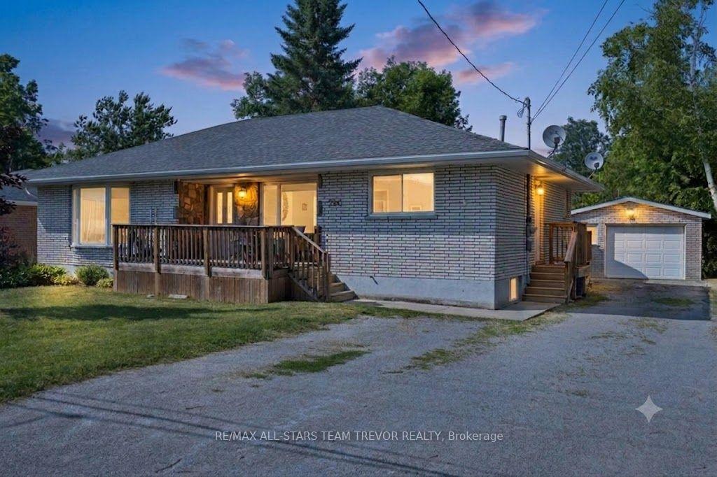 Photo 1 of 280 Bay Street, Brock, Beaverton — HOMEH