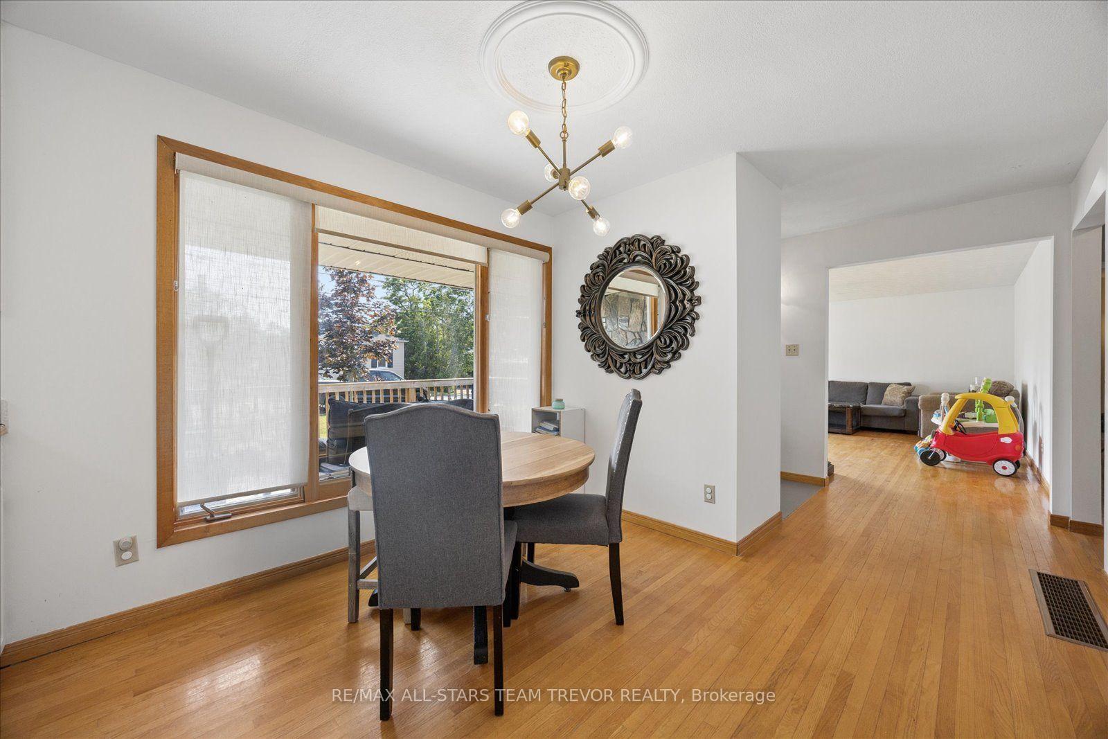 Photo 6 of 280 Bay Street, Brock, Beaverton — HOMEH