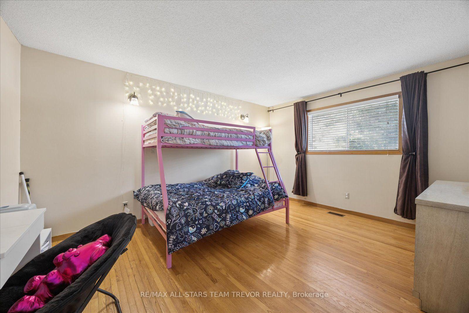 Photo 15 of 280 Bay Street, Brock, Beaverton — HOMEH