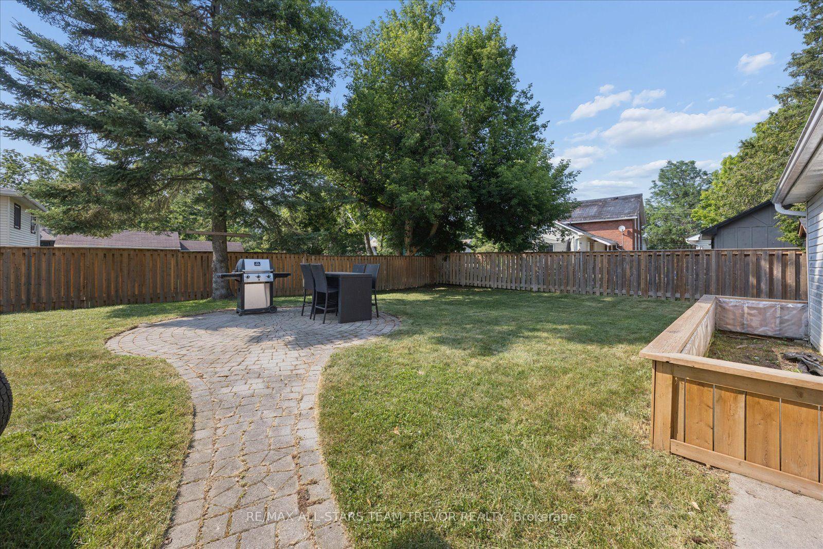 Photo 36 of 280 Bay Street, Brock, Beaverton — HOMEH