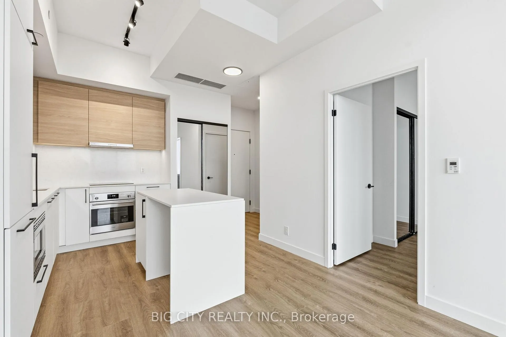 Photo 8 of Unit 711, 1050 Eastern Avenue, Toronto, Greenwood-Coxwell — HOMEH