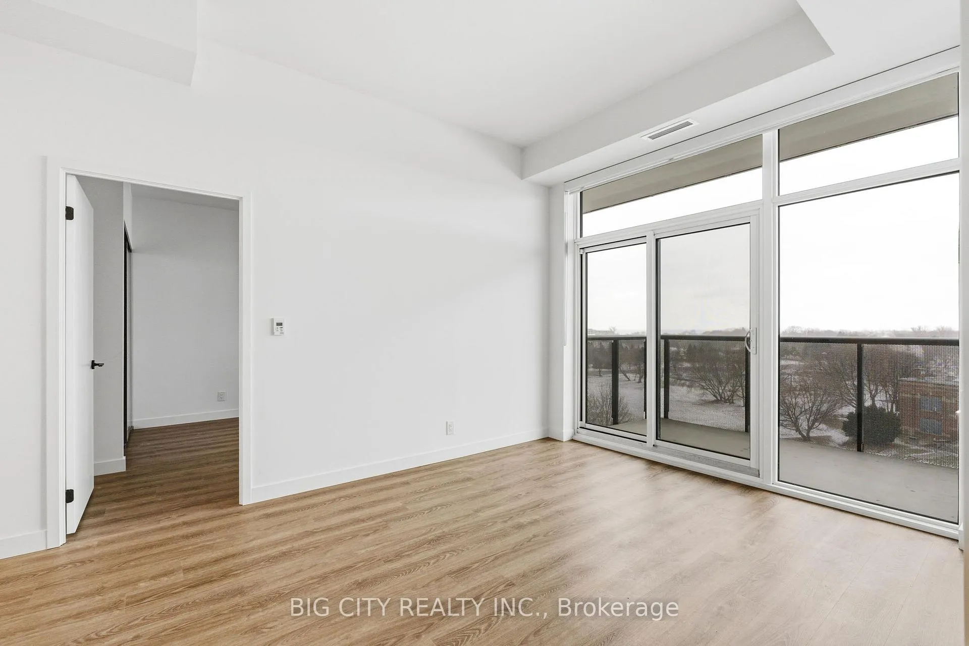 Photo 11 of Unit 711, 1050 Eastern Avenue, Toronto, Greenwood-Coxwell — HOMEH