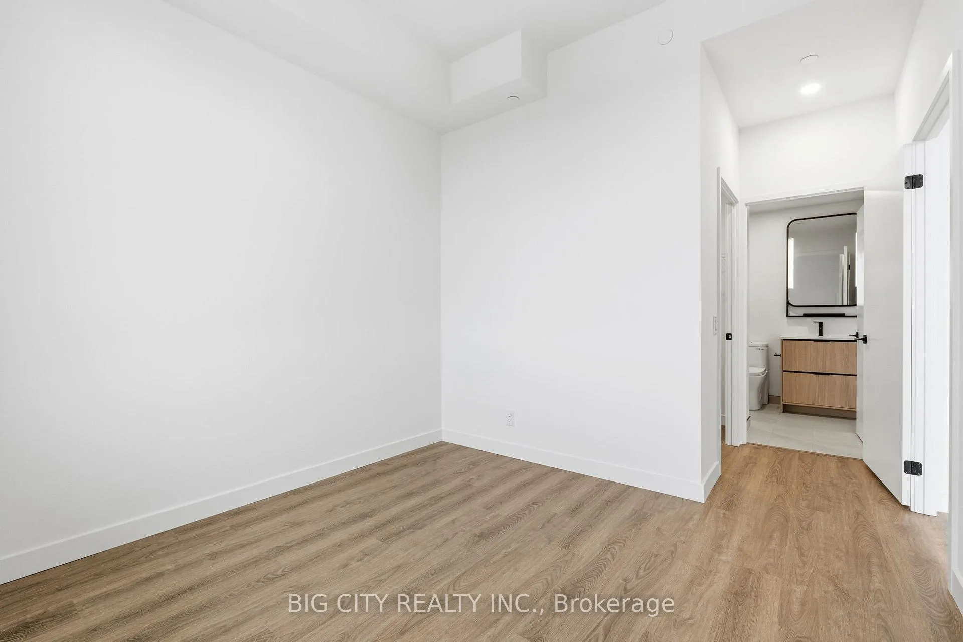 Photo 17 of Unit 711, 1050 Eastern Avenue, Toronto, Greenwood-Coxwell — HOMEH