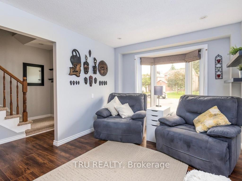 Photo 4 of 24 Soho Crescent, Ottawa, Barrhaven - Heritage Park — HOMEH