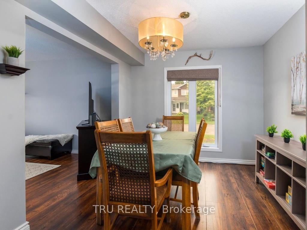 Photo 5 of 24 Soho Crescent, Ottawa, Barrhaven - Heritage Park — HOMEH