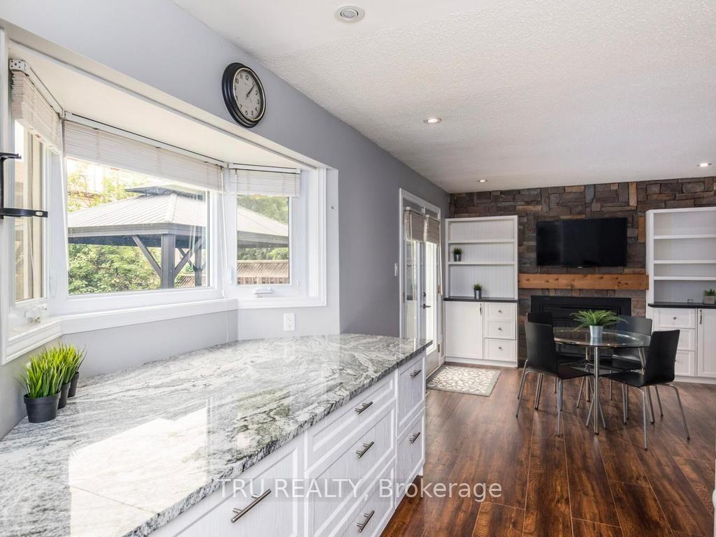 Photo 8 of 24 Soho Crescent, Ottawa, Barrhaven - Heritage Park — HOMEH
