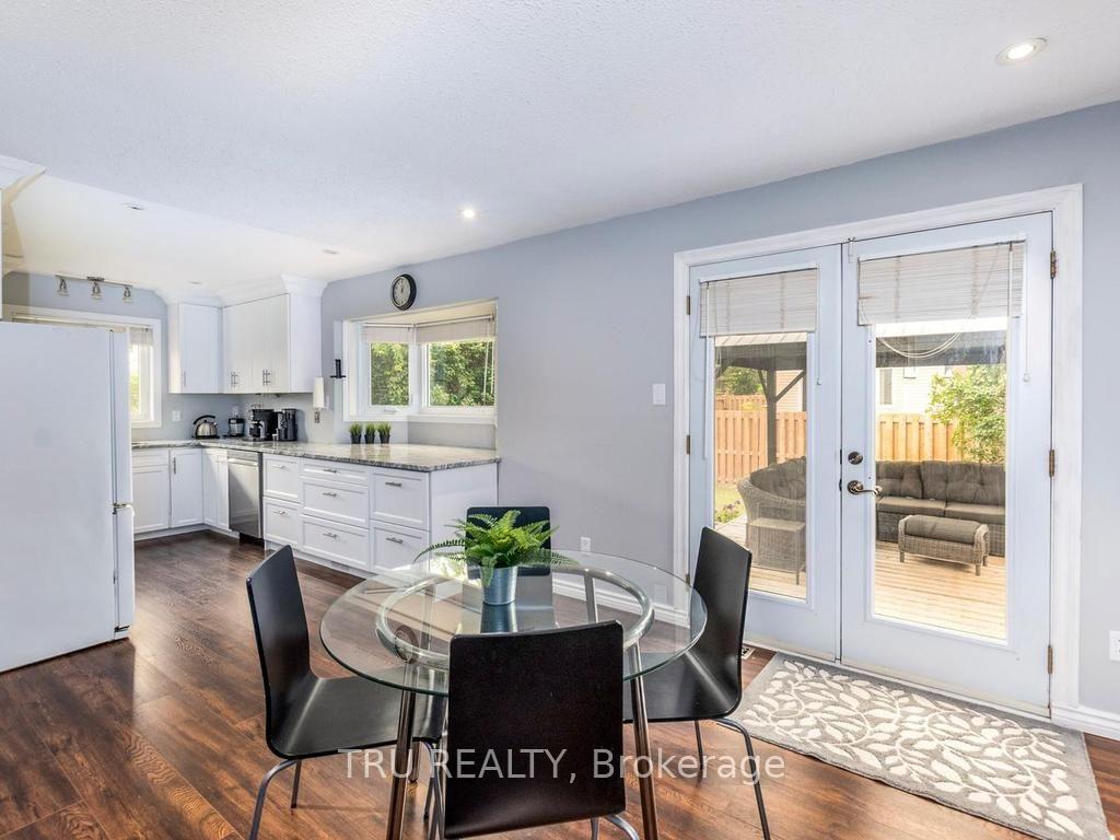 Photo 9 of 24 Soho Crescent, Ottawa, Barrhaven - Heritage Park — HOMEH