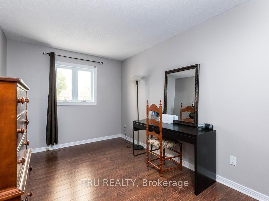Photo 15 of 24 Soho Crescent, Ottawa, Barrhaven - Heritage Park — HOMEH