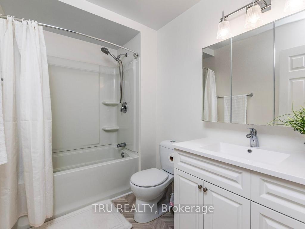 Photo 17 of 24 Soho Crescent, Ottawa, Barrhaven - Heritage Park — HOMEH