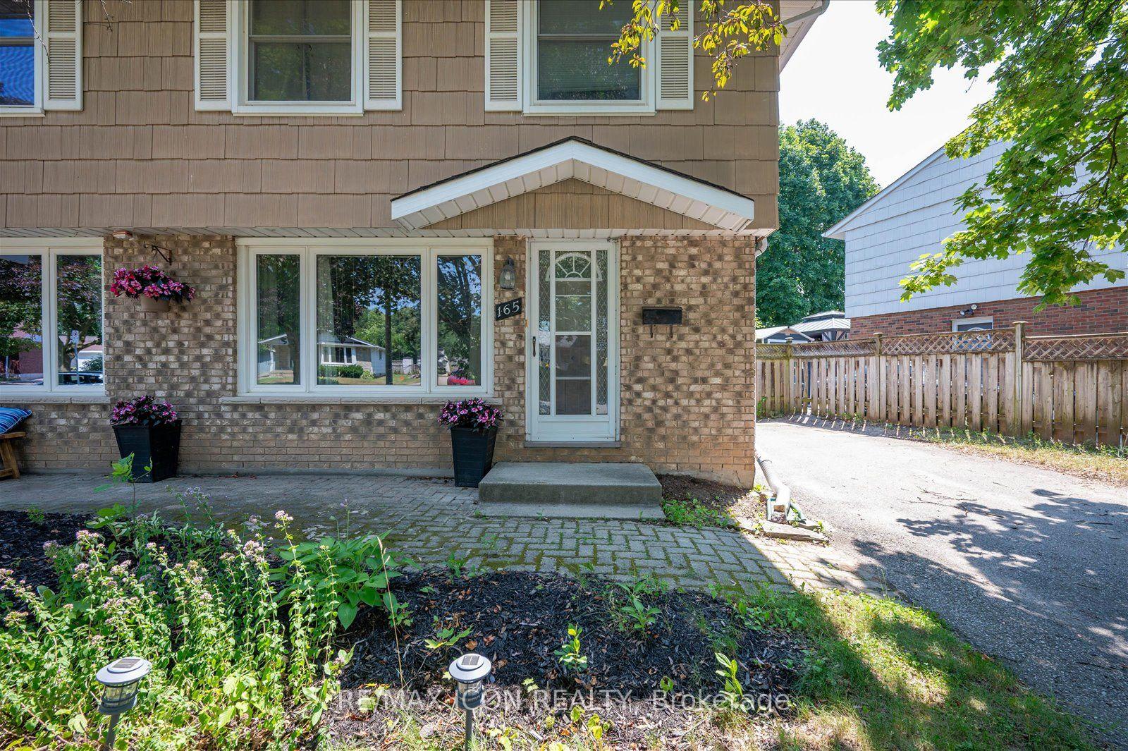 Photo 3 of 165 Selkirk Drive, Kitchener, Alpine — HOMEH