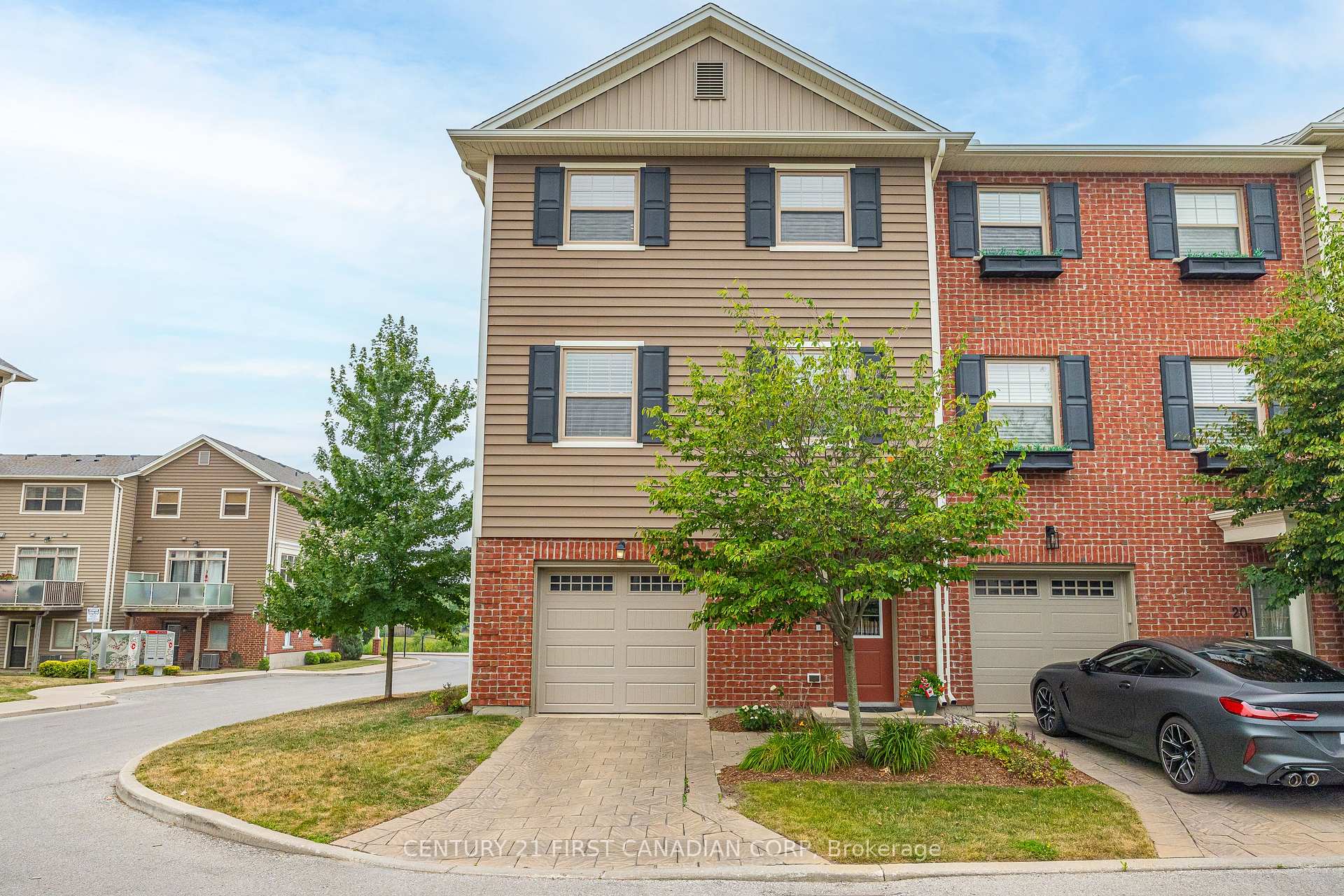 Photo 1 of Unit 18, 3025 Singleton Avenue, London, South W — HOMEH