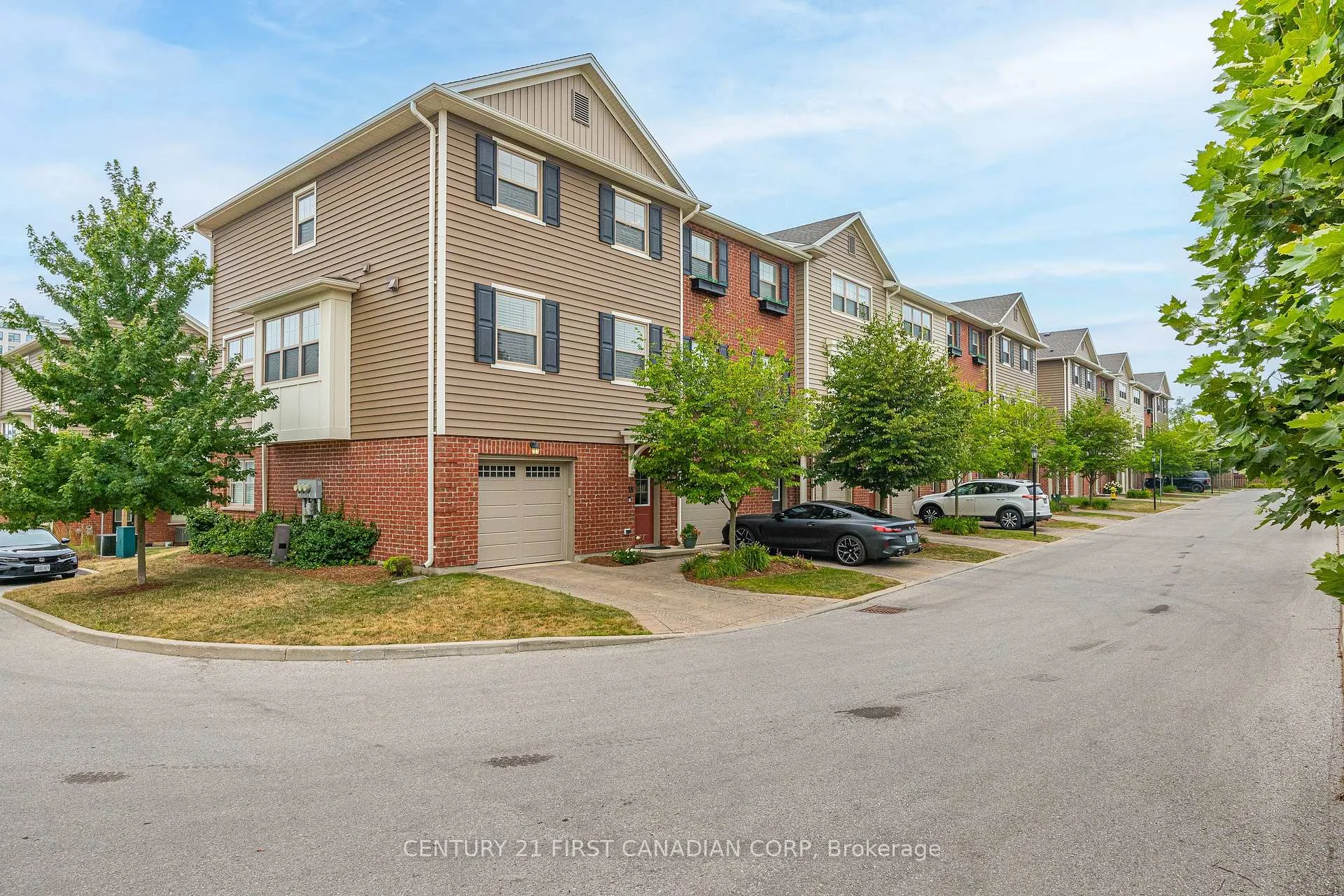 Photo 2 of Unit 18, 3025 Singleton Avenue, London, South W — HOMEH