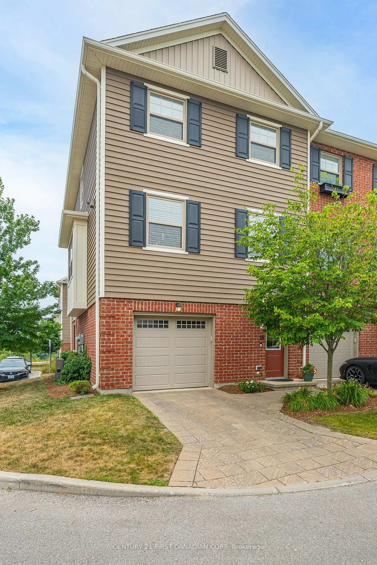 Photo 3 of Unit 18, 3025 Singleton Avenue, London, South W — HOMEH