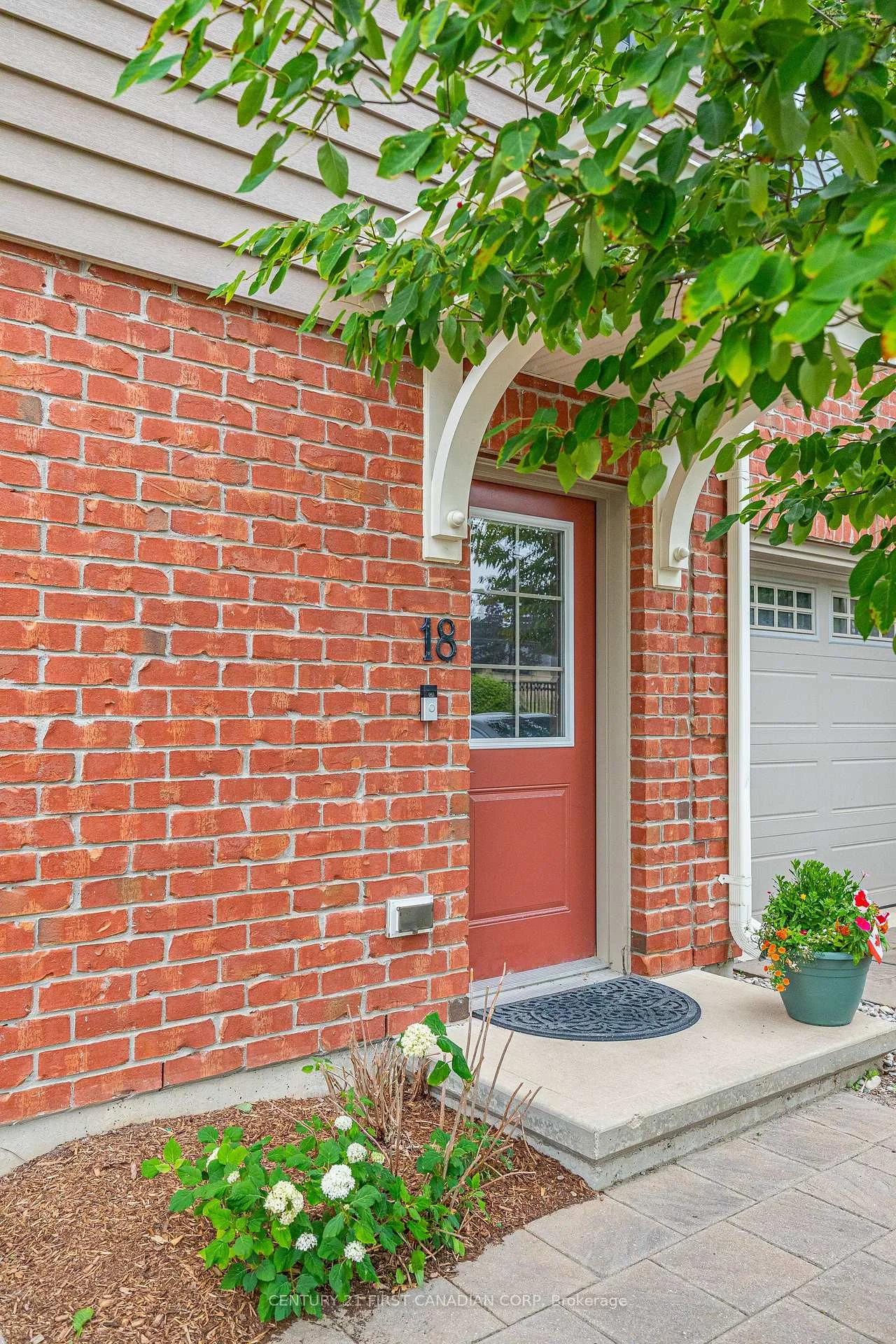 Photo 5 of Unit 18, 3025 Singleton Avenue, London, South W — HOMEH