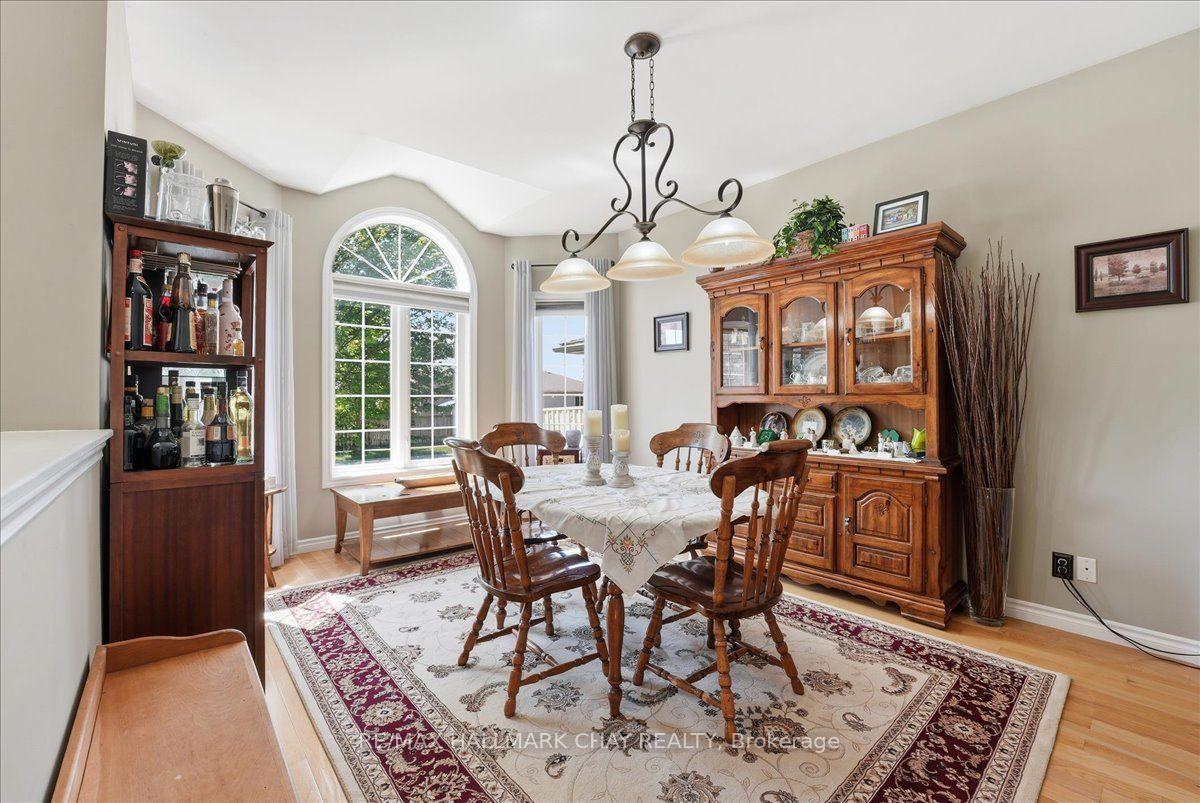 Photo 4 of 48 Ruffet Drive, Barrie, Edgehill Drive — HOMEH