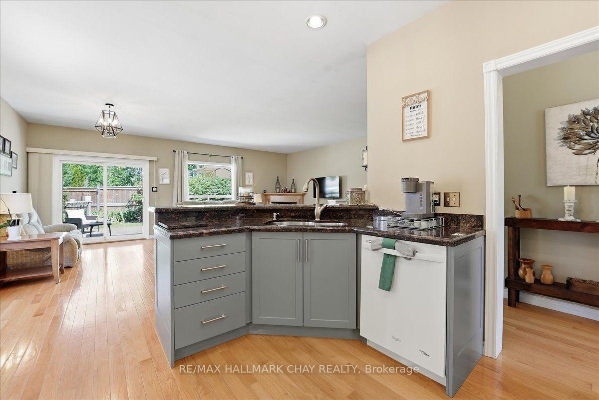 Photo 11 of 48 Ruffet Drive, Barrie, Edgehill Drive — HOMEH