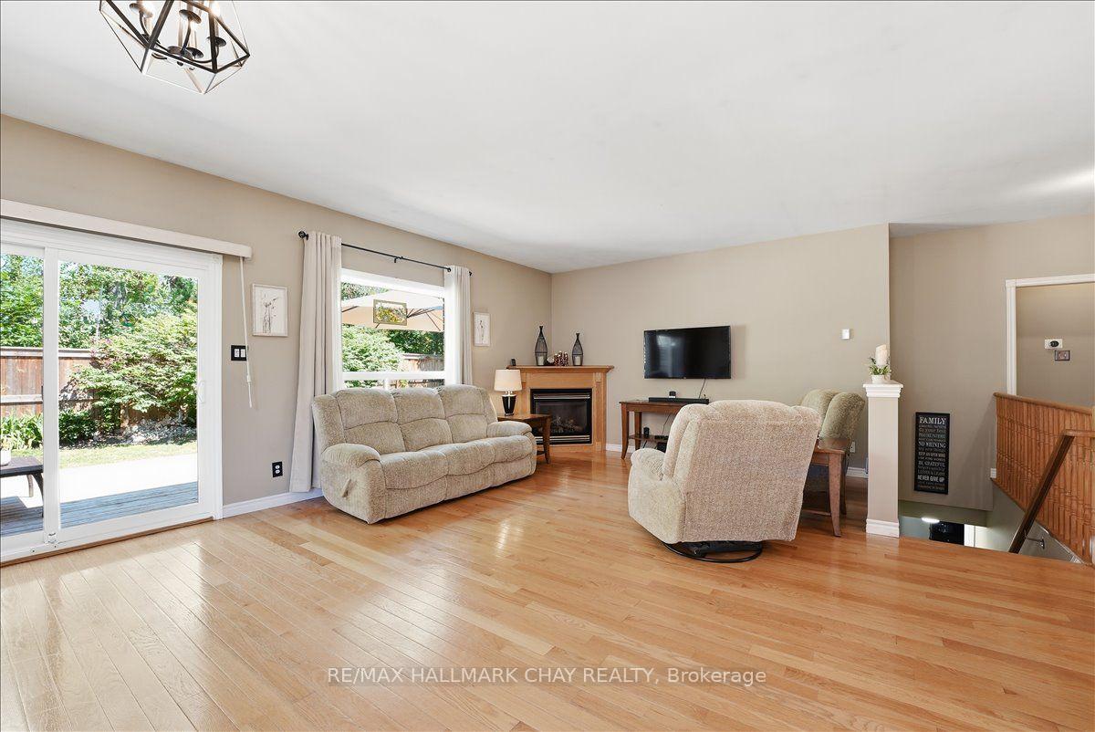 Photo 14 of 48 Ruffet Drive, Barrie, Edgehill Drive — HOMEH