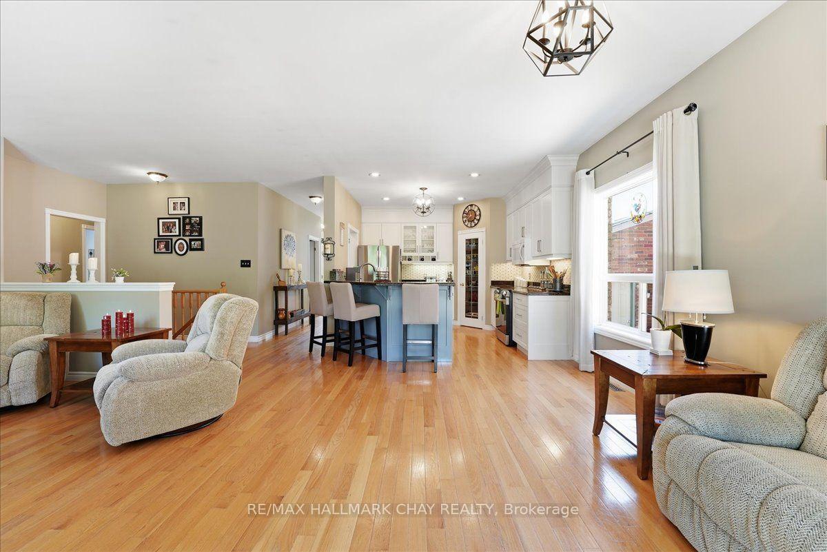 Photo 15 of 48 Ruffet Drive, Barrie, Edgehill Drive — HOMEH