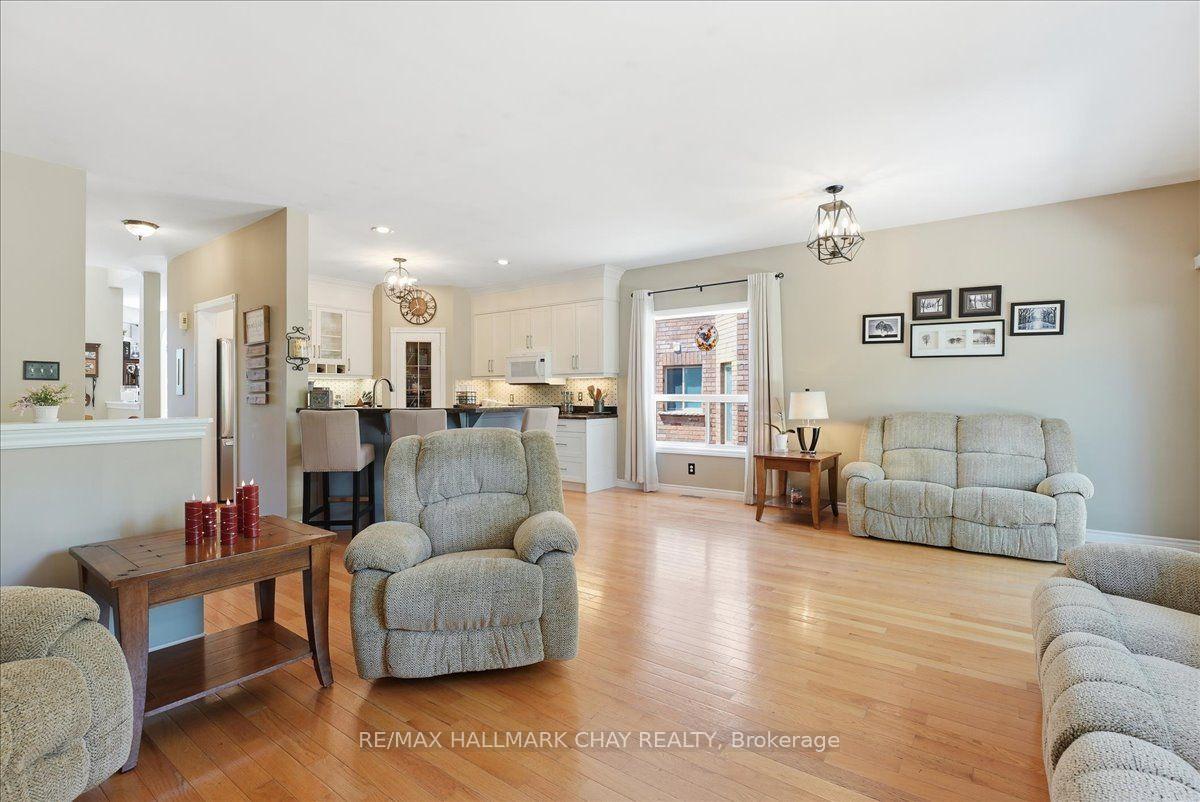 Photo 17 of 48 Ruffet Drive, Barrie, Edgehill Drive — HOMEH