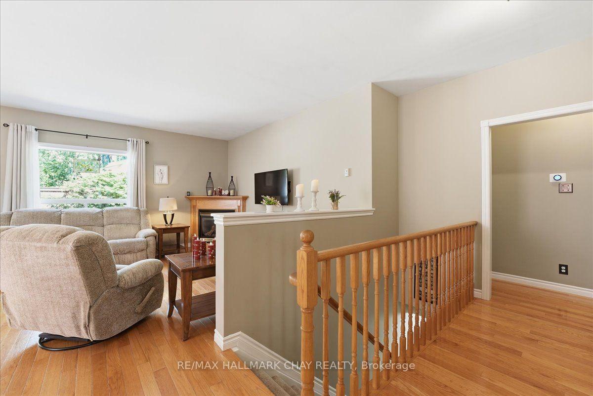 Photo 18 of 48 Ruffet Drive, Barrie, Edgehill Drive — HOMEH