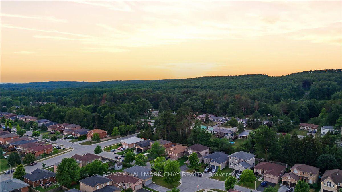 Photo 41 of 48 Ruffet Drive, Barrie, Edgehill Drive — HOMEH