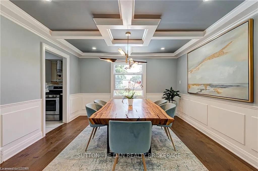 Photo 9 of 1027 Flintlock Court, London, North P — HOMEH