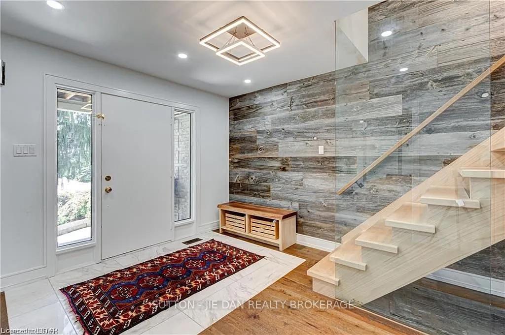 Photo 15 of 1027 Flintlock Court, London, North P — HOMEH