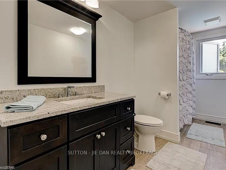 Photo 18 of 1027 Flintlock Court, London, North P — HOMEH