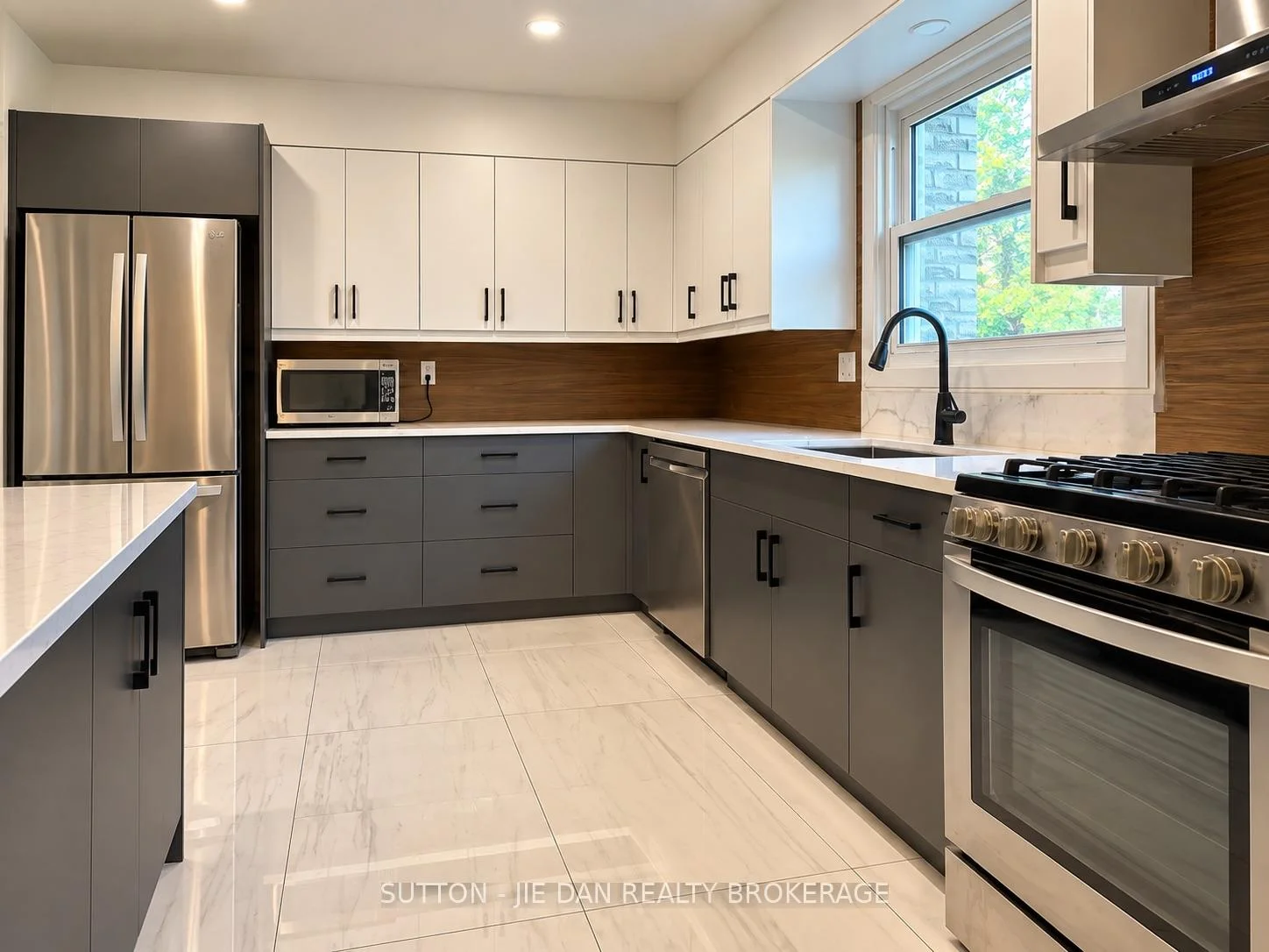 Photo 12 of 1027 Flintlock Court, London, North P — HOMEH