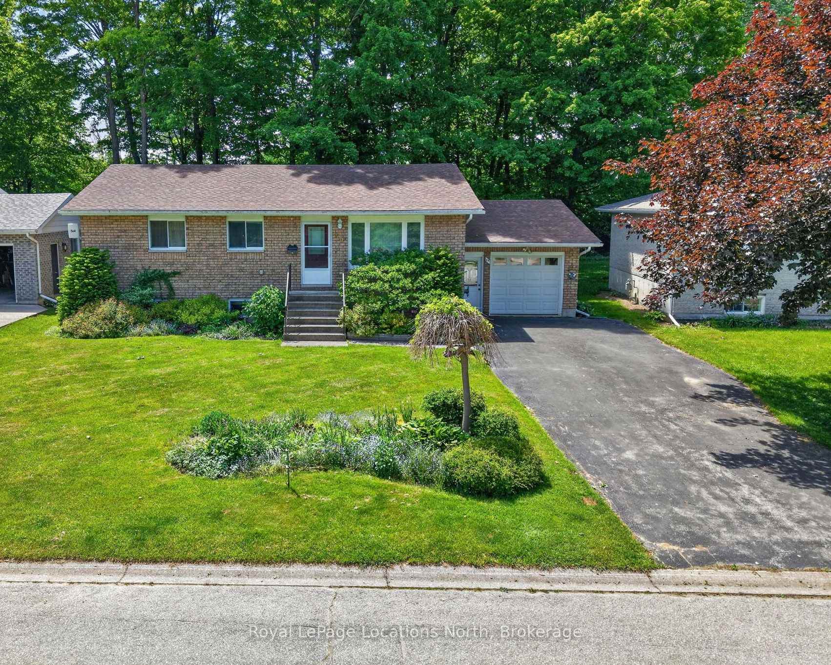Photo 2 of 25 Pollard Drive, Meaford — HOMEH